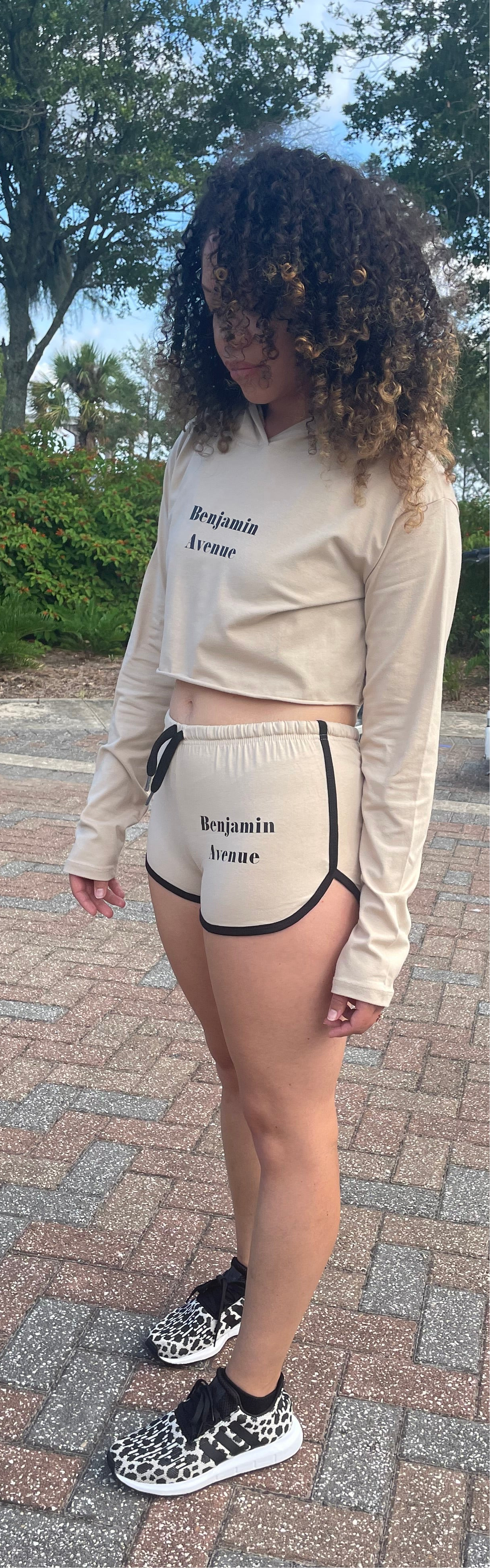 Benjamin Avenue Crop Top short set- Sand & Black